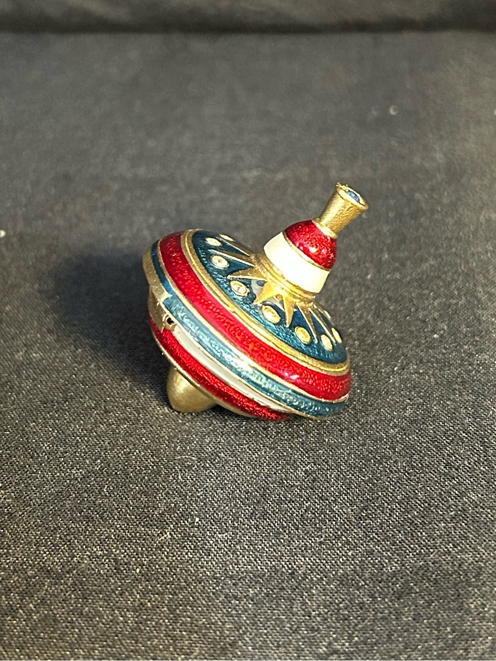 Vintage Estée Lauder 2005 Spinning Top Solid Perfume Compact